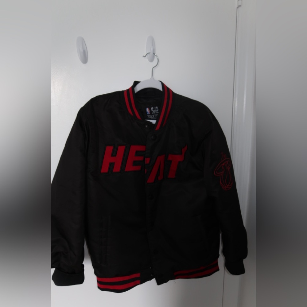 NBA Miami Heat Black and Red Jacket
FREE SHIPPING ★